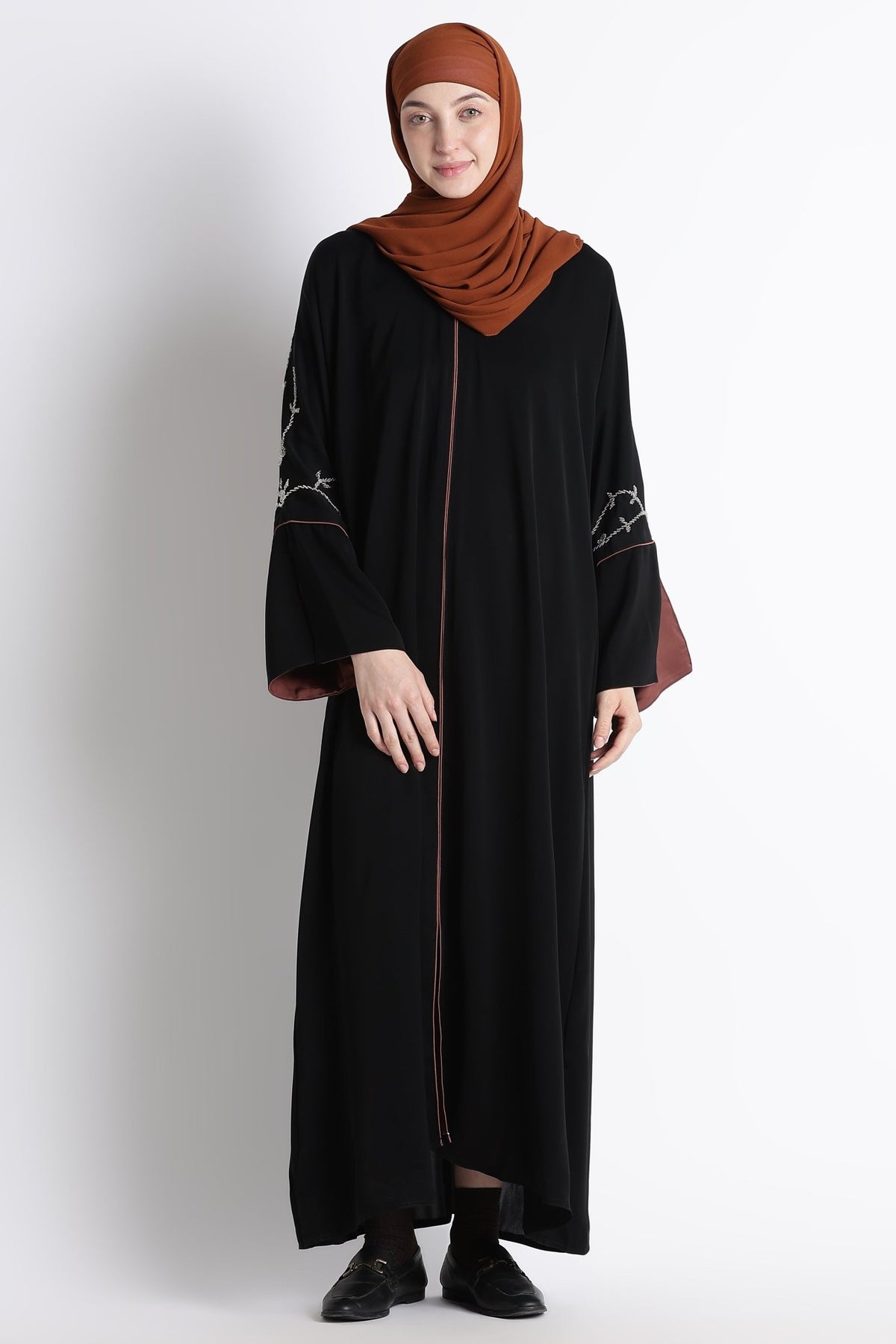 Ainaura | Copper-Lined Onyx Dubai Abaya - AinAura