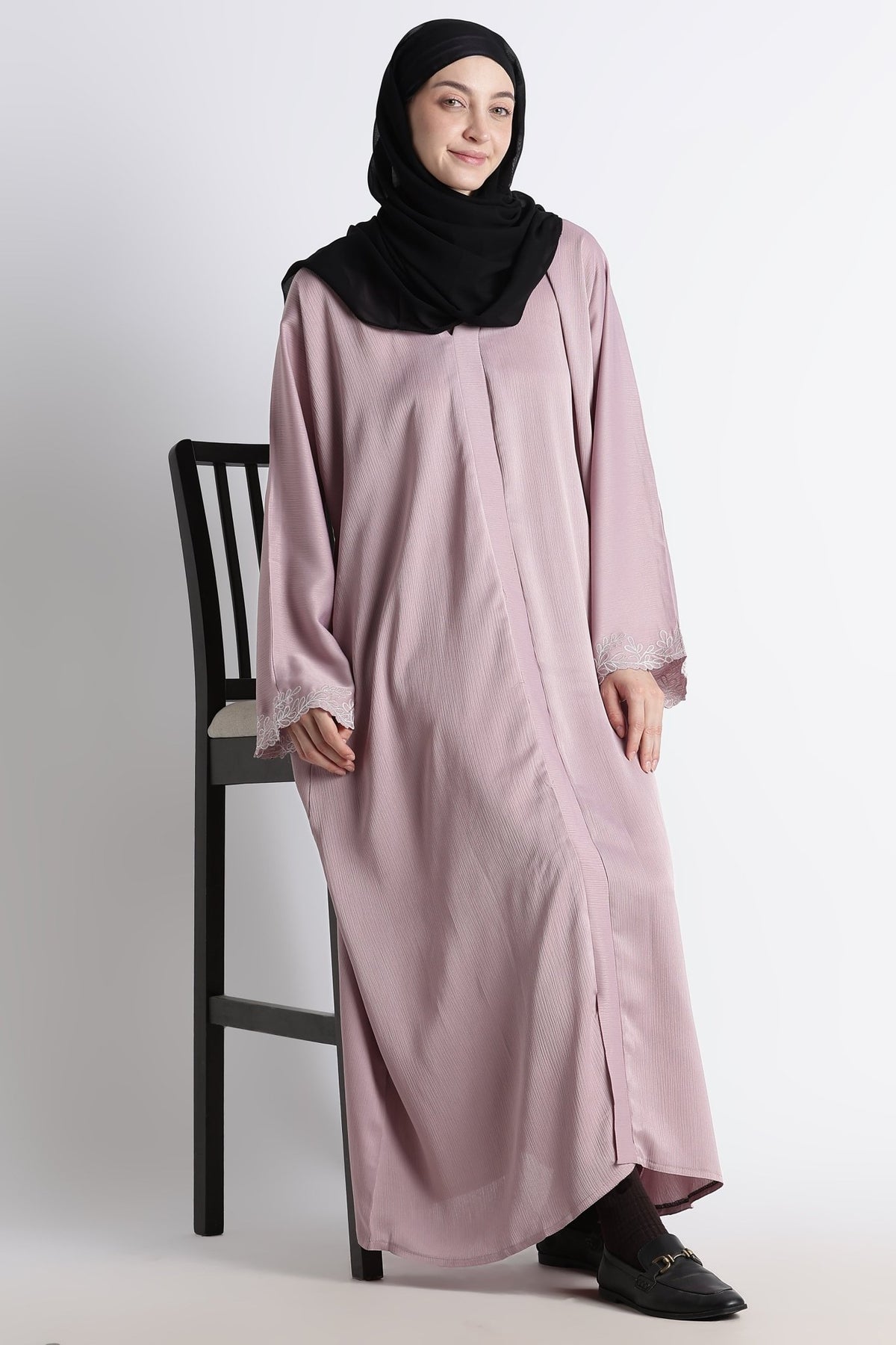 Ainaura | Desert Rose Scalloped Dubai Abaya - AinAura
