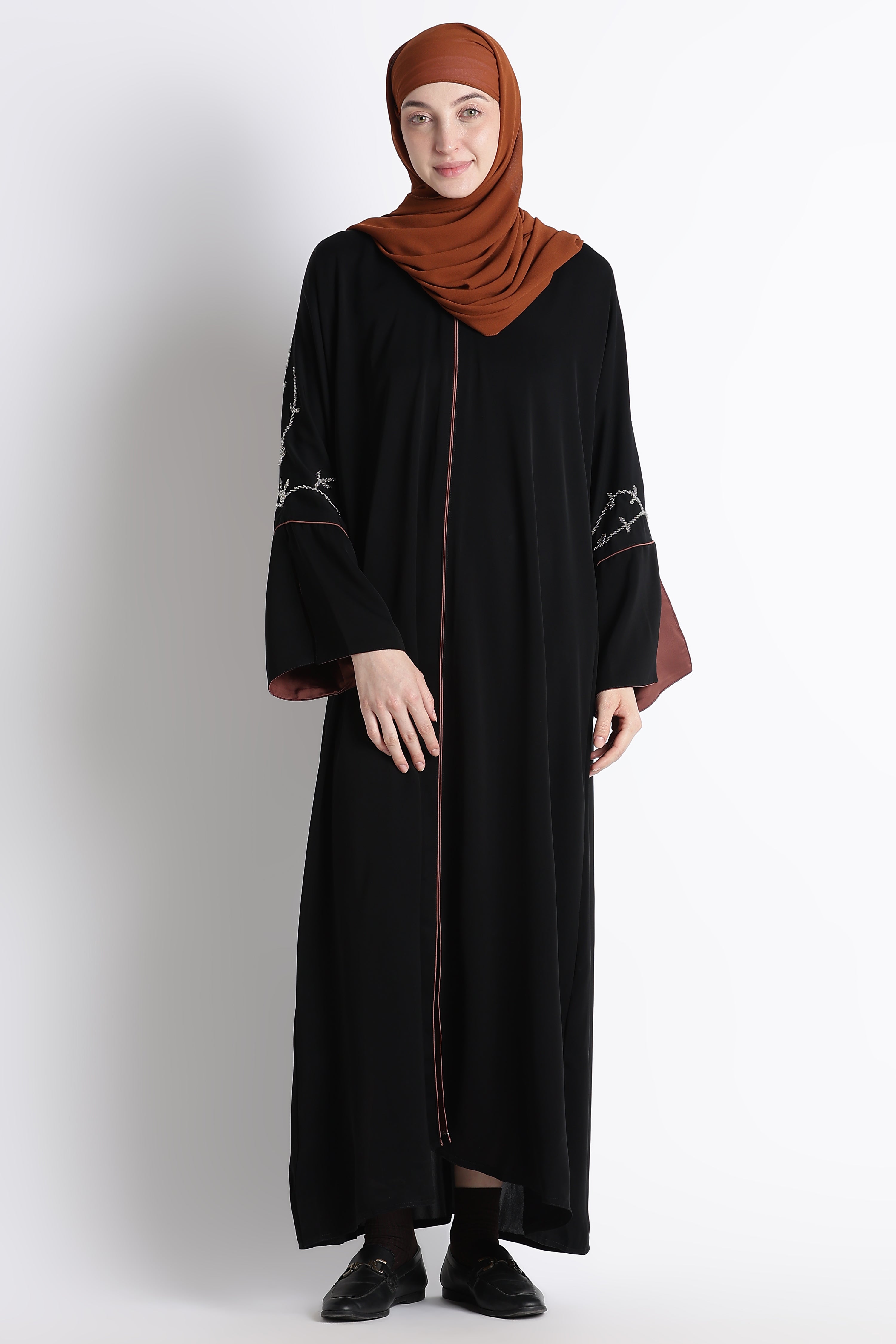 Ainaura | Copper-Lined Onyx Dubai Abaya