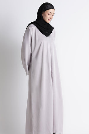 Ainaura | Silver-Mist Scalloped Dubai Abaya