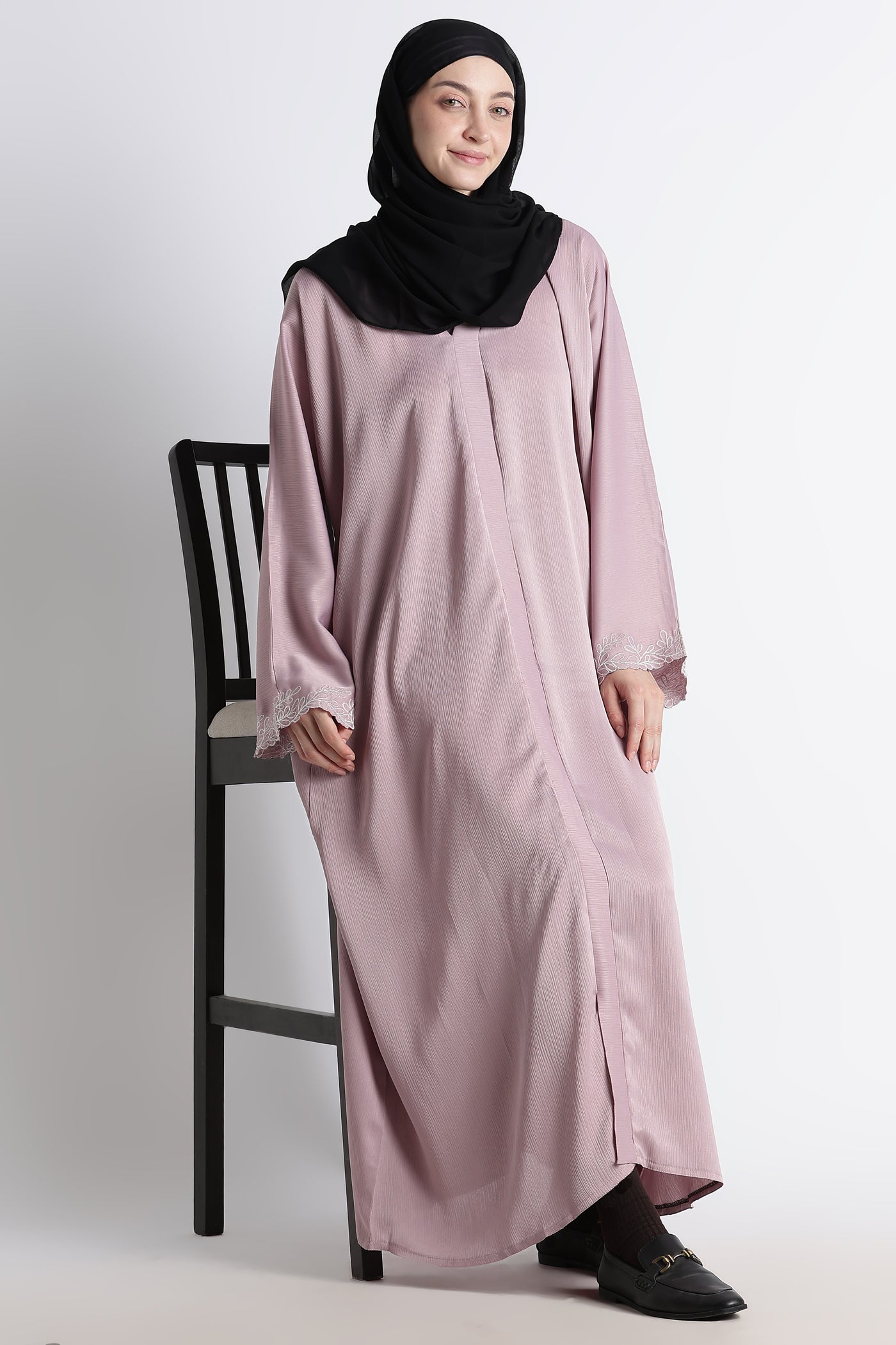 Ainaura | Desert Rose Scalloped Dubai Abaya